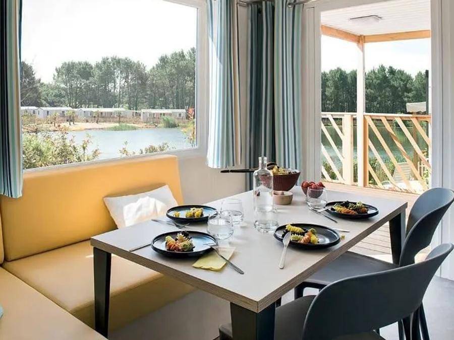 Camping 2 Plages et Océan - Mobilhome 6 personas - Aqua 2 hab 4/6 personas Terraza semicubierta - Île aux trésors in Châtelaillon-Plage, Región de La Rochelle