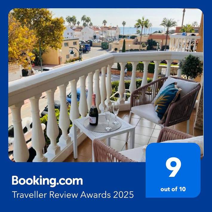 Apartamento para 6 personas, con vistas además de piscina y jardín en Churriana