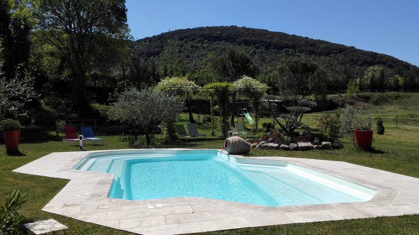 Chambre d’hôte pour 2 personnes, avec jacuzzi et sauna ainsi que jardin et piscine dans le Gard - 2