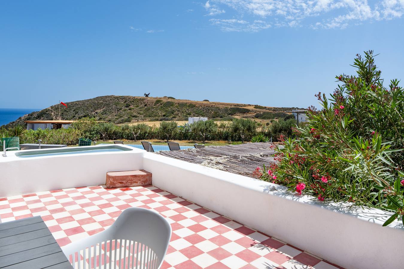 Entire apartment, Apartment 'Chili Moon' with Sea View, Wi-Fi and Air Conditioning in Milos