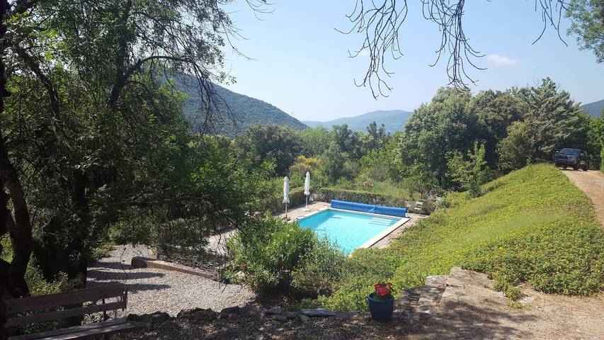 Gîte pour 8 personnes, avec piscine à Vieussan - 2
