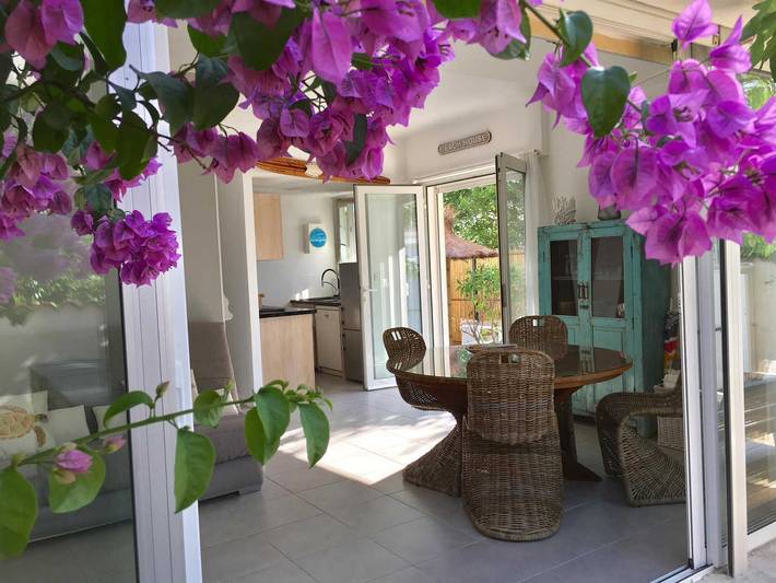 Gîte pour 4 personnes, avec Jacuzzi ainsi que Terrasse et Jardin