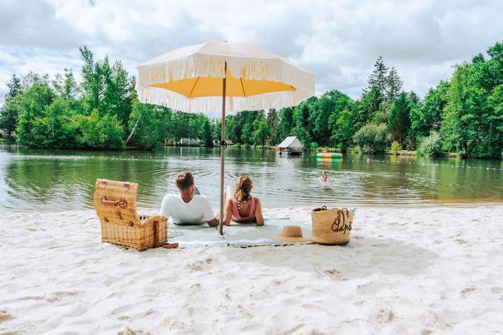 Location de vacances pour 2 personnes, avec vue sur le lac et terrasse ainsi que vue et jardin à Nouan-le-Fuzelier - 3