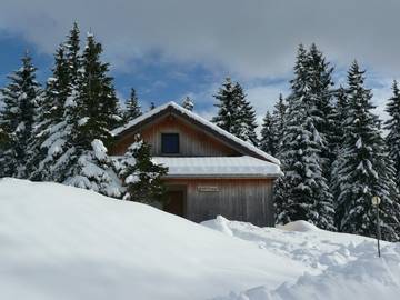 Maison de campagne pour 8 personnes, avec terrasse ainsi que sauna et jardin, animaux acceptés à Chapelle-des-Bois