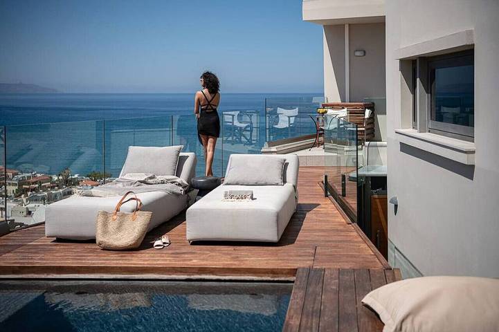 Villa für 4 Personen, mit Pool und Balkon - 1