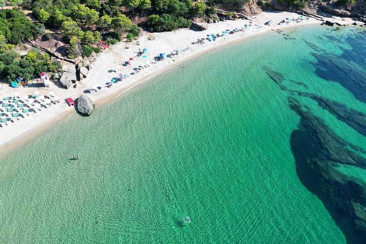 Agriturismo per 4 persone, con giardino e terrazza nonché piscina in Cagliari e Dintorni