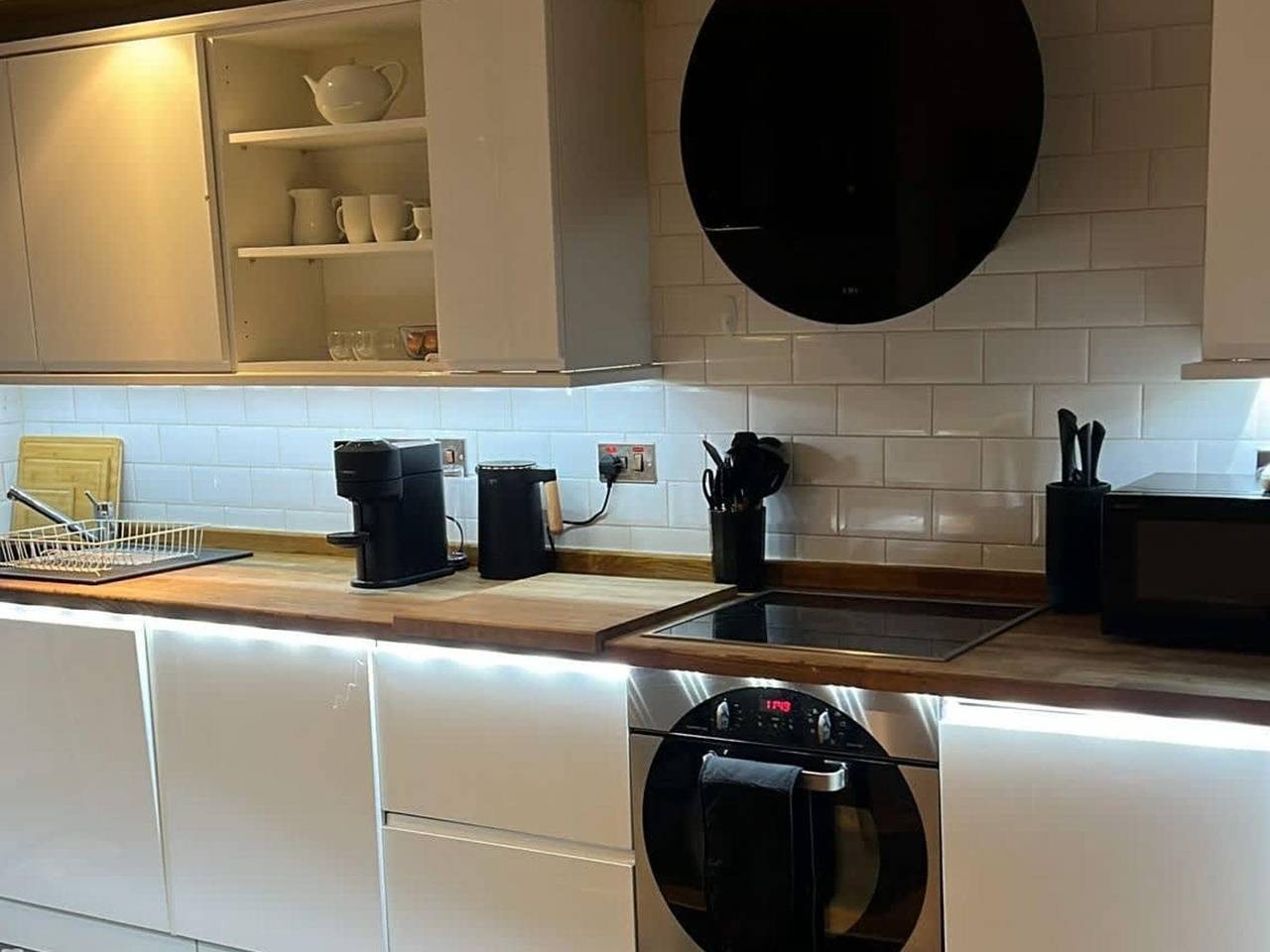 Entire holiday apartment, Modern Fulham 1-Bedroom Apartment in Hammersmith and Fulham, London