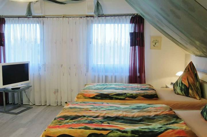 Ferienwohnung für 4 Personen, mit Balkon und Garten in Achim - 2