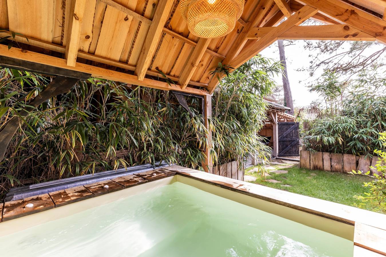 Villa "Chan-Ly Été" avec terrasse privée, bain à remous privé et Wi-Fi in Lacanau Ocean, Lacanau
