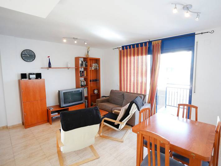 Location de vacances pour 8 personnes, avec terrasse et jardin, animaux acceptés à L'Ampolla - 3