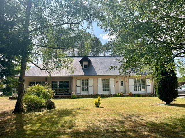 Chambre d’hôte pour 4 personnes, avec vue et jardin à La Celle-sous-Gouzon