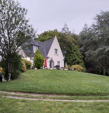 Cottage pour 2 personnes, avec vue ainsi que jardin et terrasse à Plonévez-du-Faou