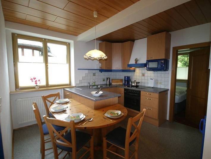 Ferienwohnung für 3 Personen, mit Balkon und Terrasse sowie Garten und Sauna am Attersee