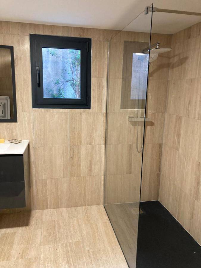 Location de vacances pour 4 personnes, avec vue ainsi que piscine et terrasse à Saint-Égrève - 3