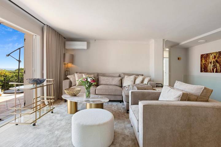 Villa pour 12 personnes, avec Terrasse et Jardin ainsi que Piscine et Vue sur le lac à Gassin - 3