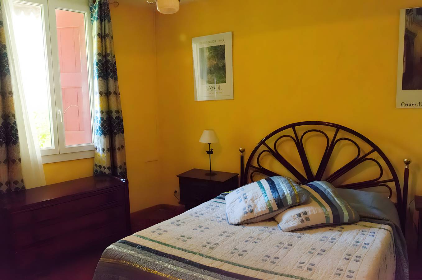 Apartamento entero, Bed and Breakfast 'Mas Abicou - Alma' con piscina compartida, terraza privada y Wi-Fi in Vézénobres, Región de Alès