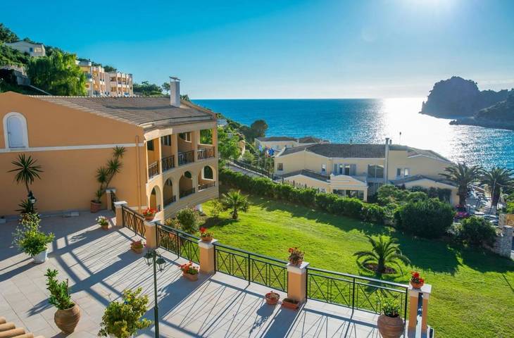 Hôtel pour 2 personnes, avec Balcon et Terrasse ainsi que Jardin et Piscine