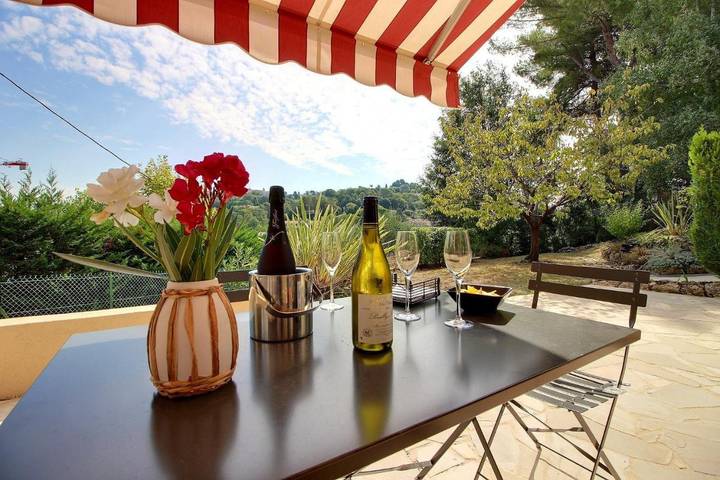 Appartement de vacances pour 4 personnes, avec Terrasse ainsi que Jardin et Vue