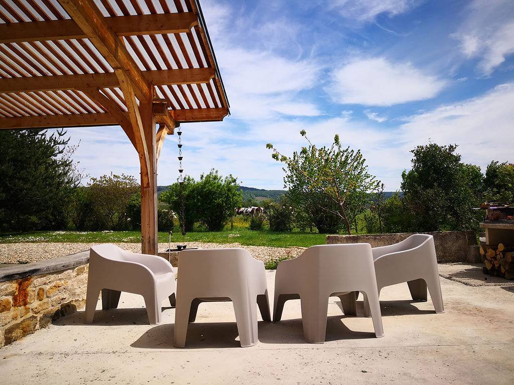 Gite des Flâneurs - Grande maison 10-15 pers - terrasse couverte in Villette-lès-Arbois, Jura