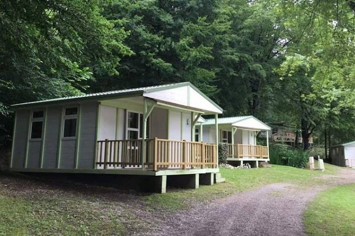 Chalet für 4 Personen, mit Pool und Terrasse - 1