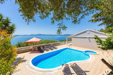 Villa mit pool für 6 Personen, mit Kinderpool und Garten sowie Meerblick auf Korfu