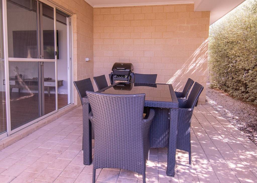 Breath of Fresh Eyre | Walk to Town & Coastal Comfort in Dunsborough, Western Australia