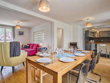 Location de vacances pour 8 personnes, avec terrasse et jardin à Merville-Franceville-Plage