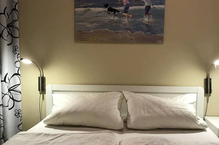 Entire apartment, Modern apartment in direct beach location / Pool /sauna /W-Lan, parking included in Strand Baabe, Baabe
