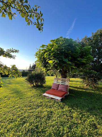 Gîte pour 12 personnes, avec vue et balcon à Allassac