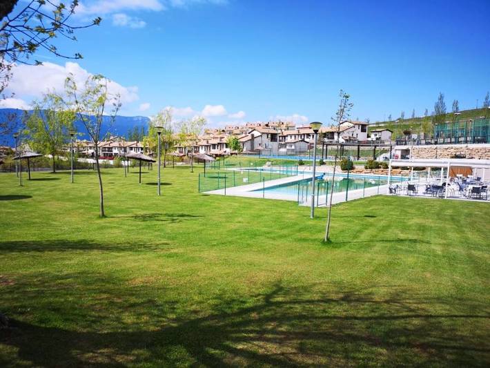 Apartamento de vacaciones para 4 personas, con jardín además de piscina y vistas en La Jacetania - 4