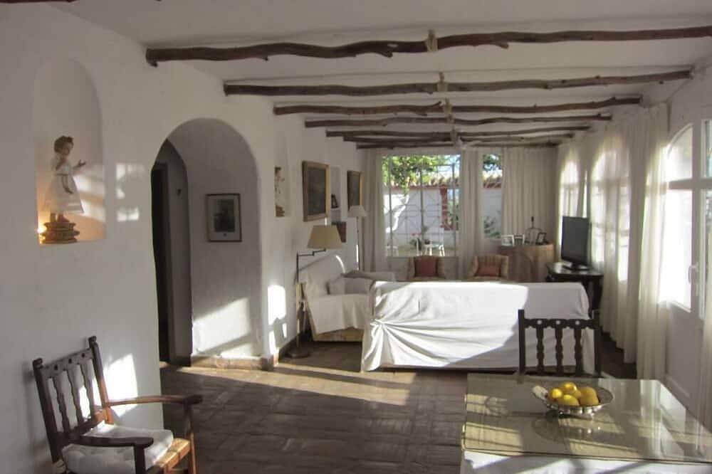 Historic patrician country house with exceptional location in Carmona, Sevilla Province