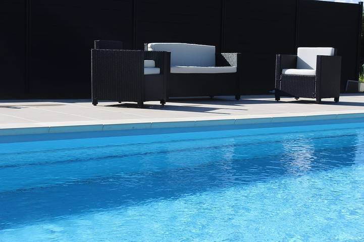Gîte pour 4 personnes, avec Terrasse ainsi que Jardin et Piscine dans Grandvillers