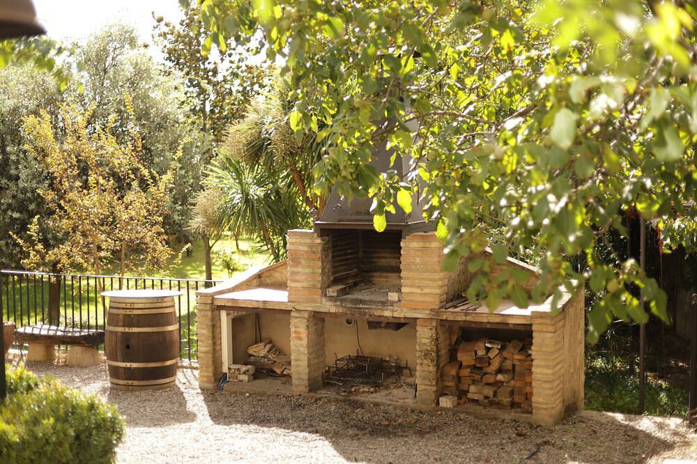 Entire apartment, Apartment in a house with garden of more than 200 years old. in Fitero, Navarra Province