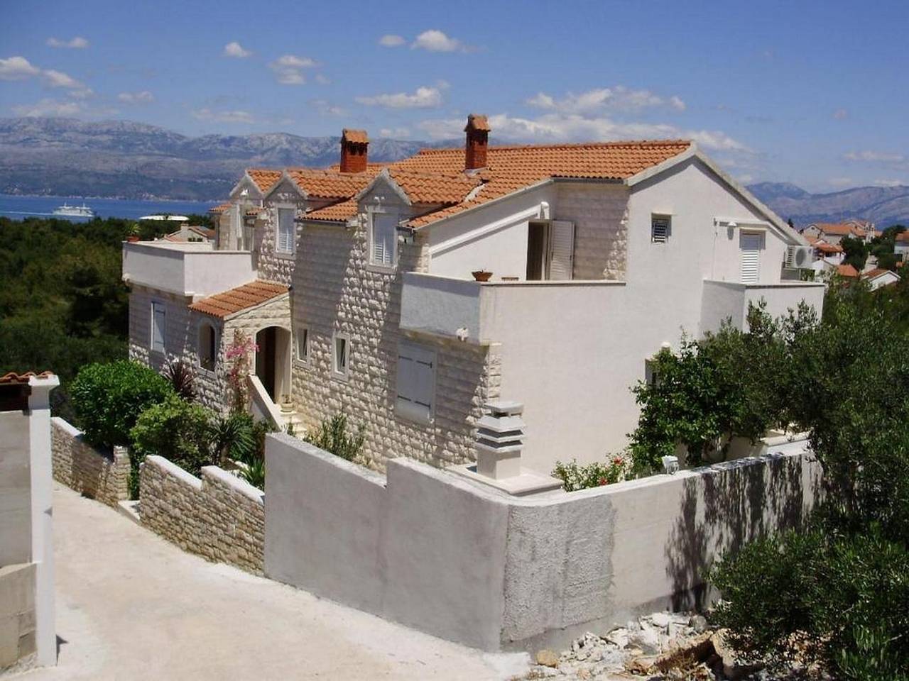 Ganze Wohnung, 3-Zimmer-Ferienwohnung mit Terrasse und Meerblick Supetar, Brac A-16774-d in Supetar, Brac