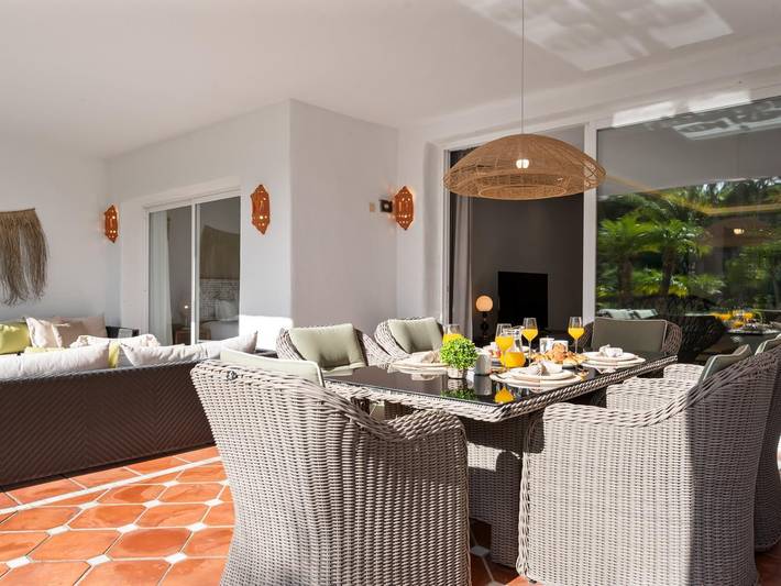 Ganze Ferienwohnung, Ferienwohnung für 4 Personen mit Garten in Marbella West, Marbella