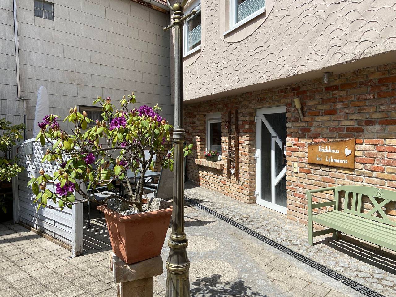 Ganze Ferienwohnung, Gästehaus bei Lehmanns - Appartement/Fewo, Dusche, Wc, 1 Schlafraum in Pleisweiler-Oberhofen, Südliche Weinstraße