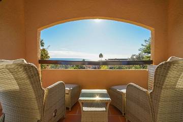 Location de vacances pour 6 personnes, avec jardin et piscine dans Port de la Figueirette