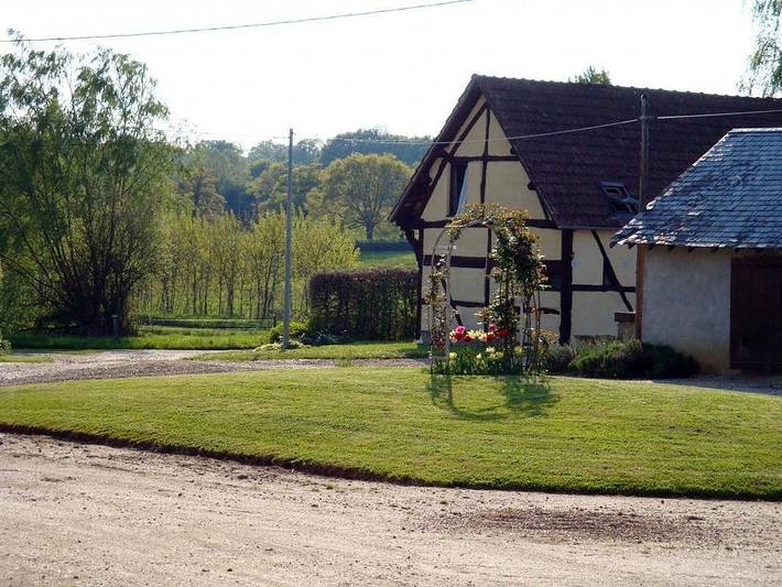 Chambre d’hôte pour 4 personnes, avec piscine et jardin dans Allier - 3