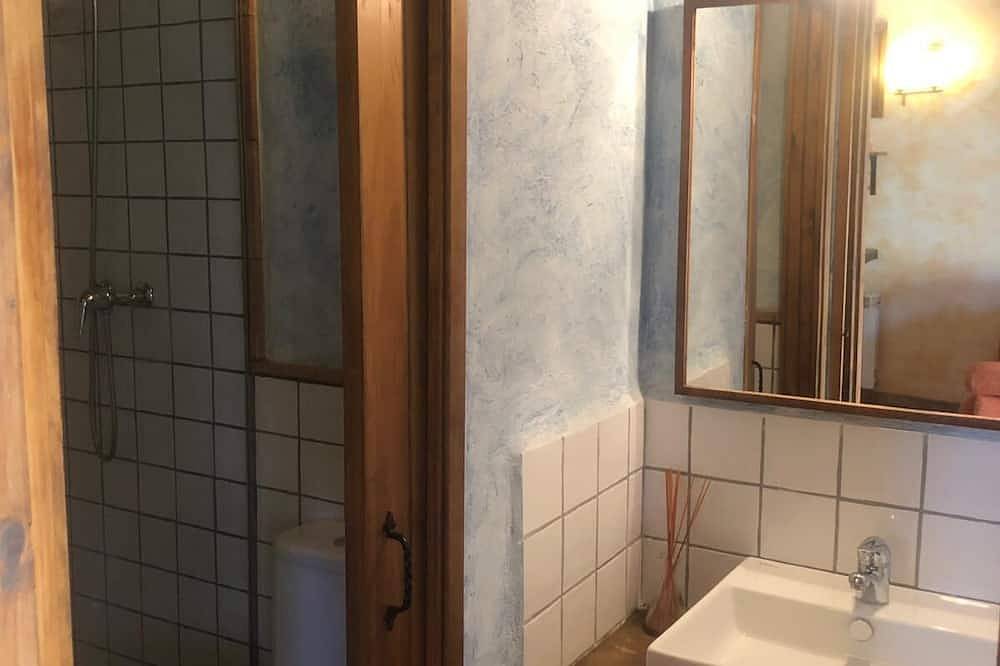 Rural apartment L'Alzina for 2 people in Tavertet, Osona