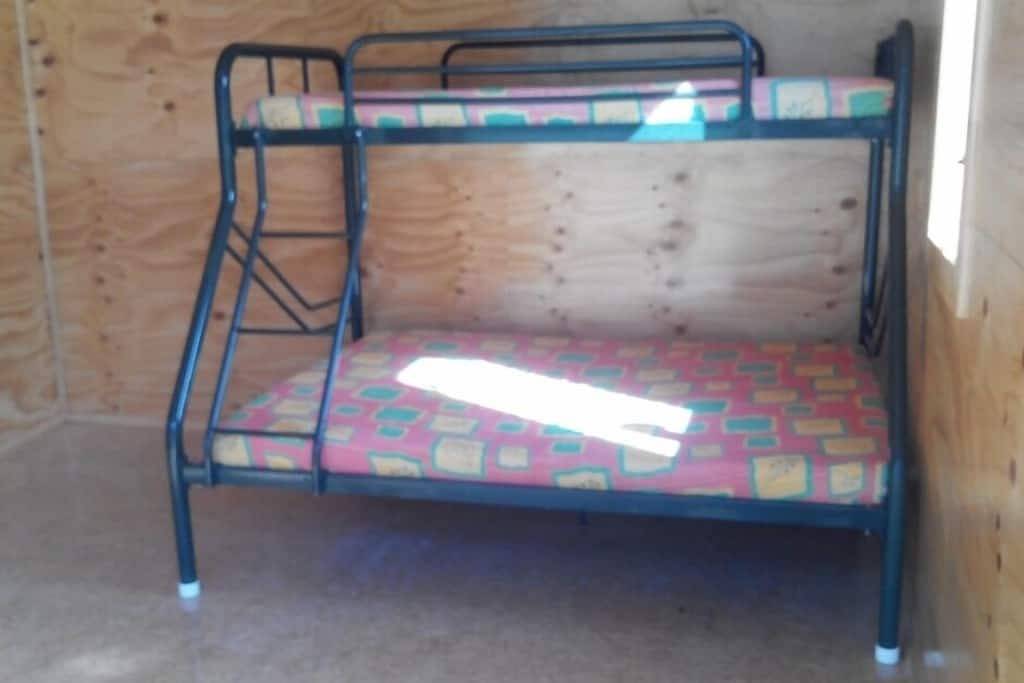 Das Tal des Ahaura River ist nur einen kurzen Spaziergang von Bach entfernt in West Coast (Neuseeland)