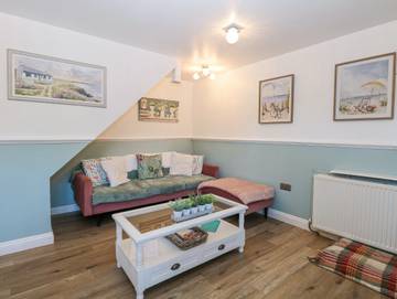 Log Cabin for 2 People in Hunstanton, Norfolk, Photo 4