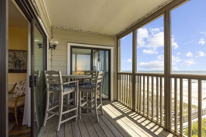 Vacation rental for 6 people, with pool and terrace in Pine Knoll Shores