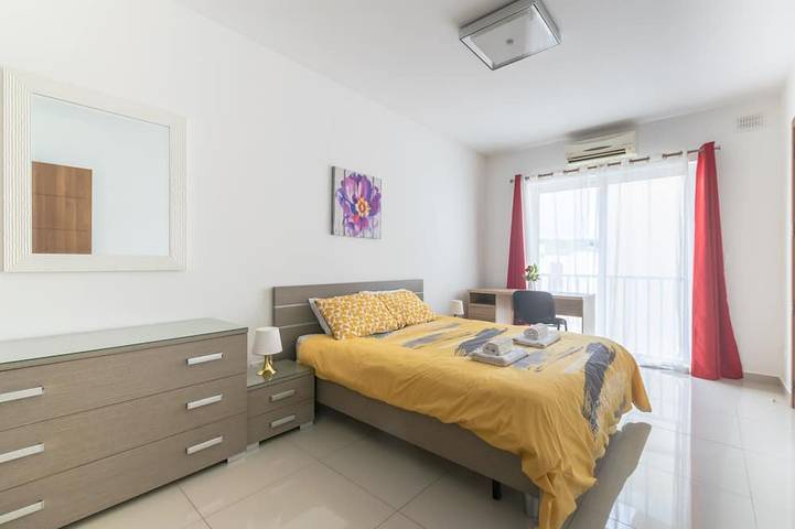 Gîte pour 8 personnes, avec balcon dans St. Paul's Bay - 2