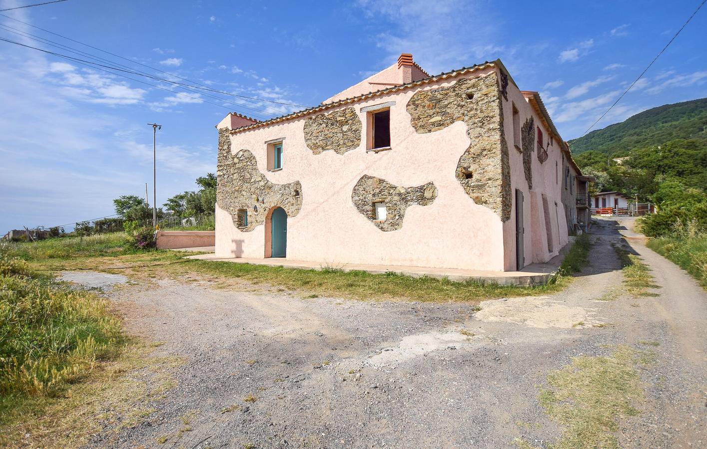 Apartamento junto al mar con TV, aparcamiento, terraza y cocina - 1,5 km de la costa in Longobardi, Costa Tirrénica Calabria