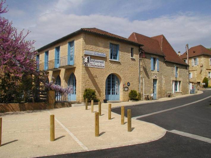 Hôtel pour 2 personnes, avec Balcon ainsi que Terrasse et Jardin à Coux-et-Bigaroque