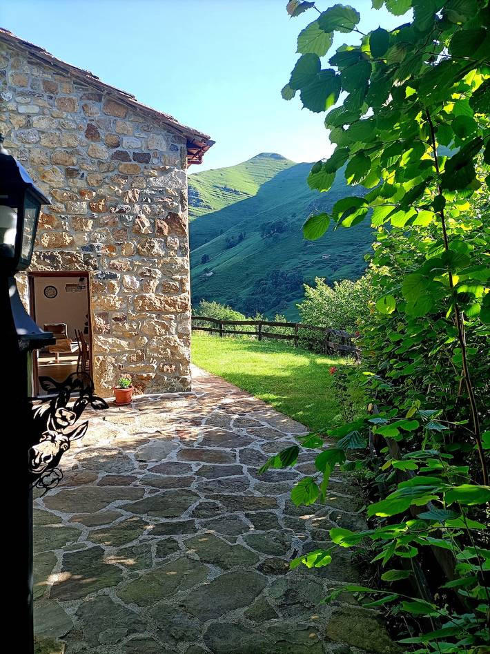 Casa rural para 8 personas, con Jardín en Valle del Miera - 2
