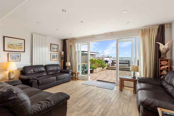 Holiday home for 10 people, with Balcony and Ocean view as well as Terrace and Garden in Saundersfoot