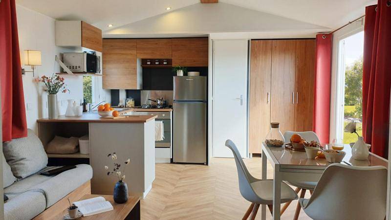 Camping pour 8 personnes, avec Jacuzzi et Terrasse ainsi que Jardin et Piscine à Névez