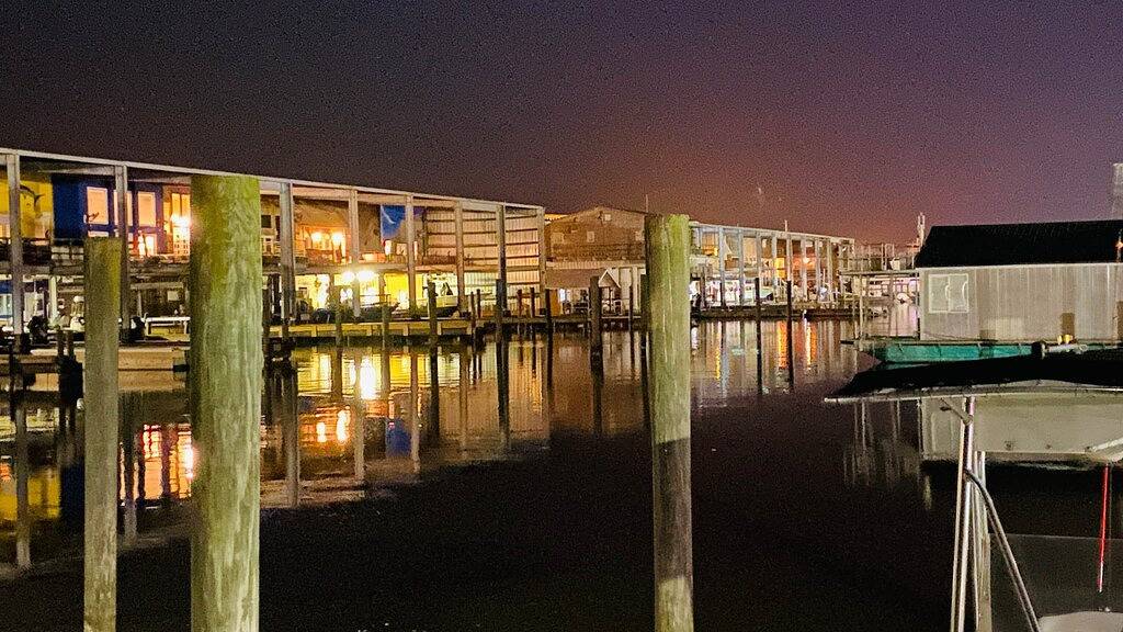 A+ Lodging in the ❤️ of Venice Marina w/ Wifi + Private Dock, Resort Lodging at Venice Marina in Plaquemines Parish