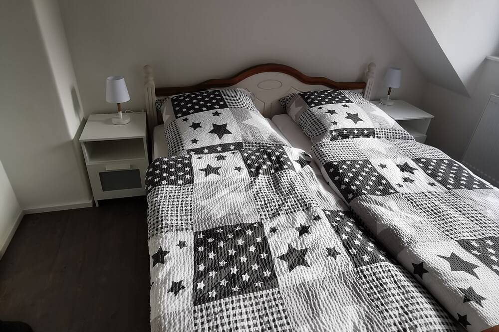 Ganze Wohnung, Top floor apartment in a central location in Erding, Oberbayern